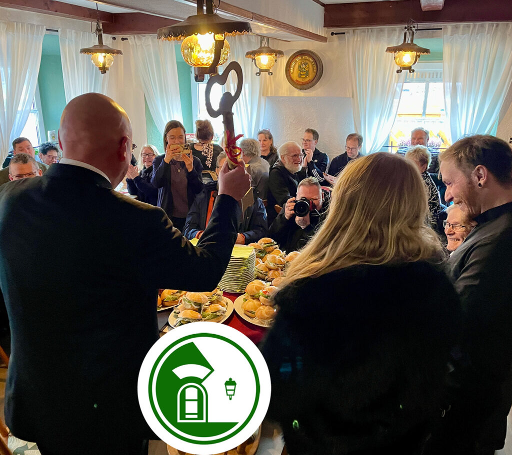 Prinzenpaar übergibt Oberbürgermeister Oliver Weigel den Schlüssel der Stadt Marktredwitz in der Brauereigaststätte Am Strand